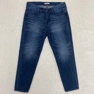 Abercrombie and Fitch Tapered Leg, high waste jeans. Size 30, EUC